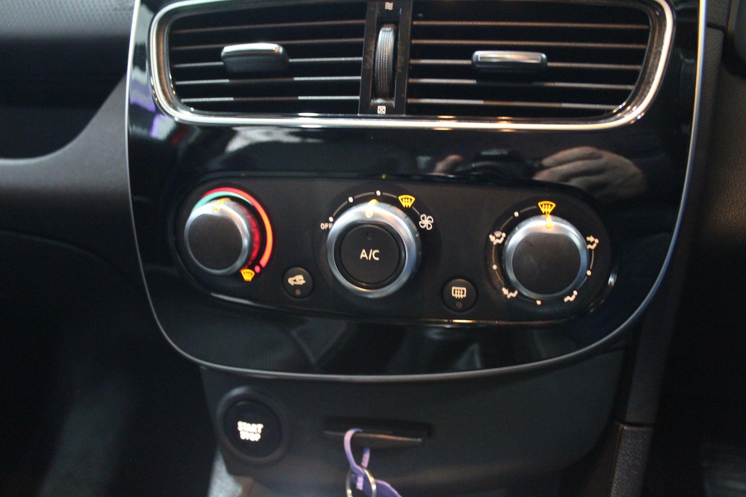 Used Renault Clio 2017 for sale - 76485910: Photo 31