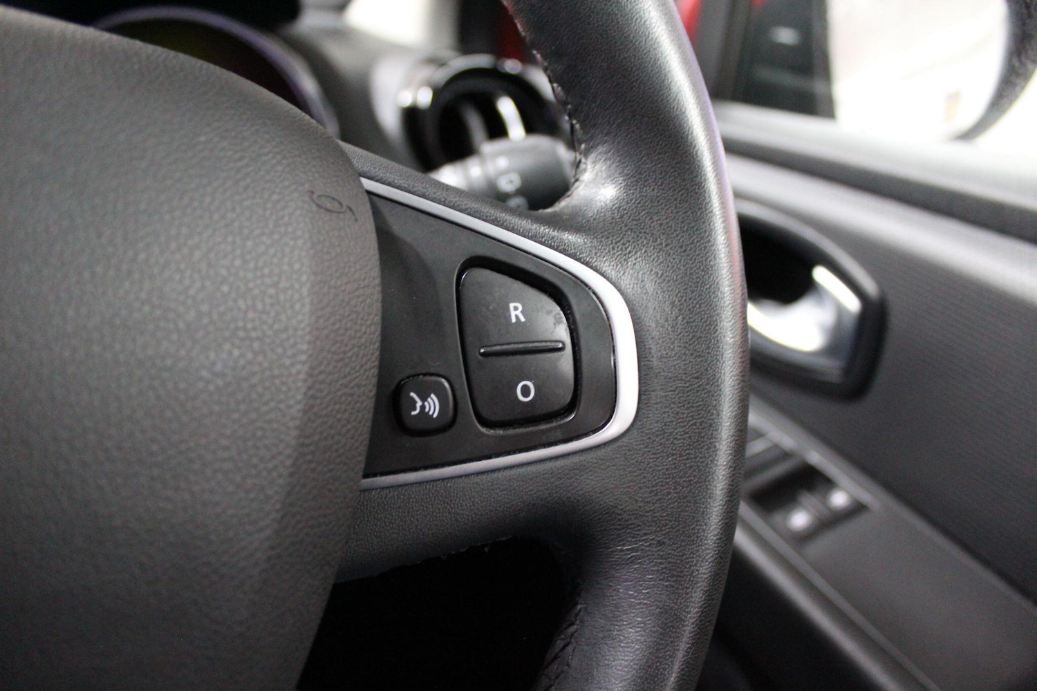 Used Renault Clio 2017 for sale - 76485910: Photo 34