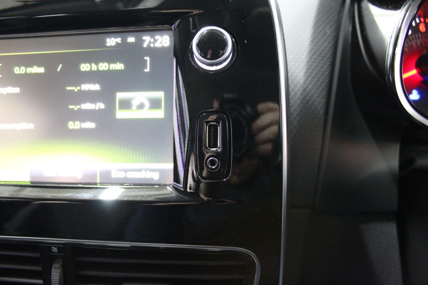 Used Renault Clio 2017 for sale - 76485910: Photo 35