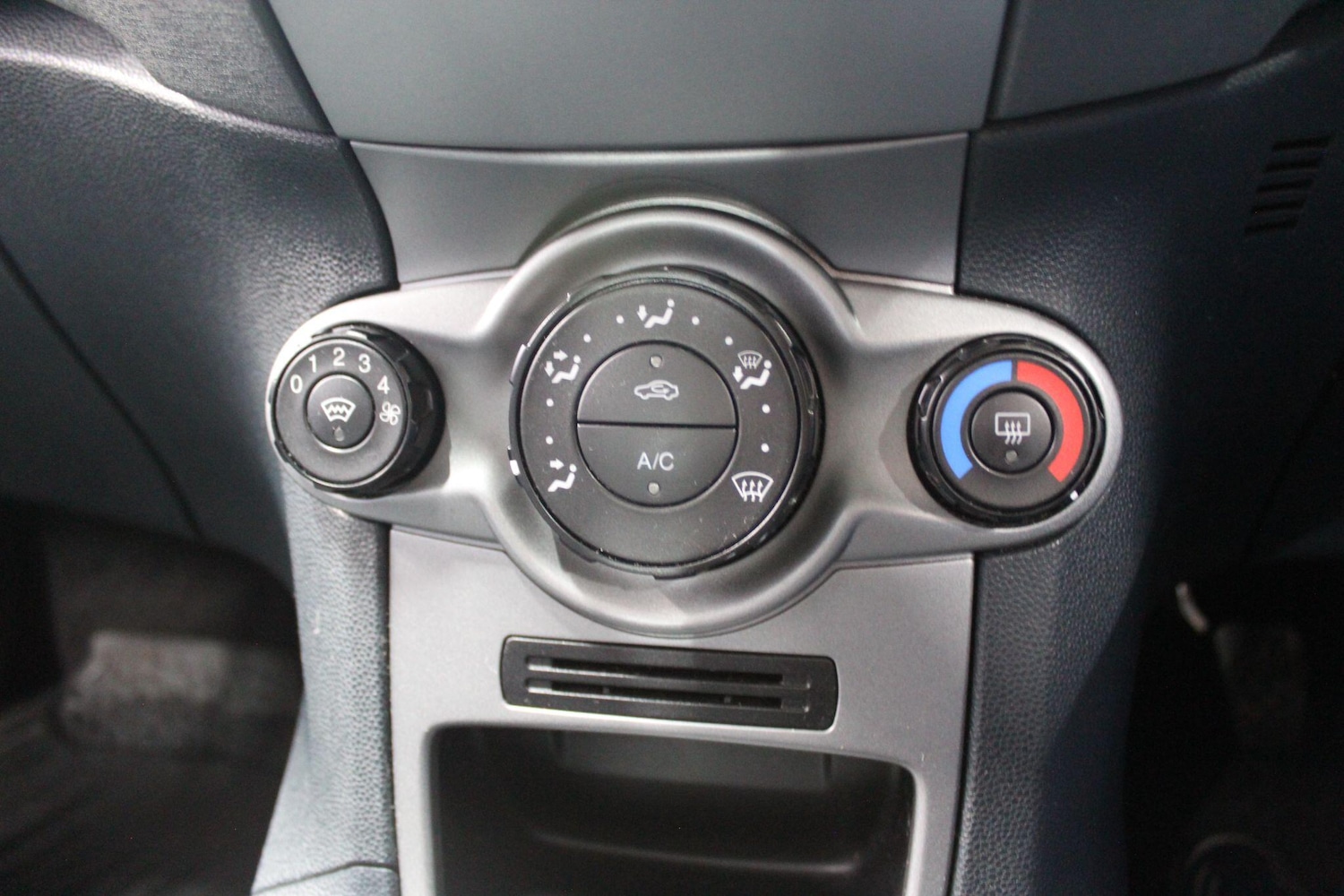 Used Ford Fiesta 2009 for sale - 76953310: Photo 28