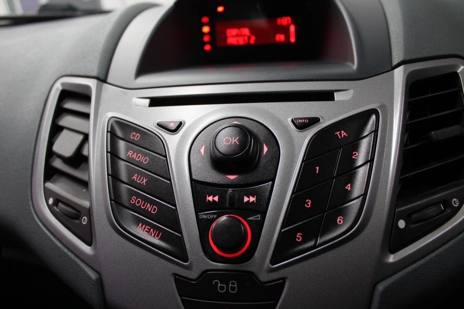 Used Ford Fiesta 2009 for sale - 76953310: Photo 30