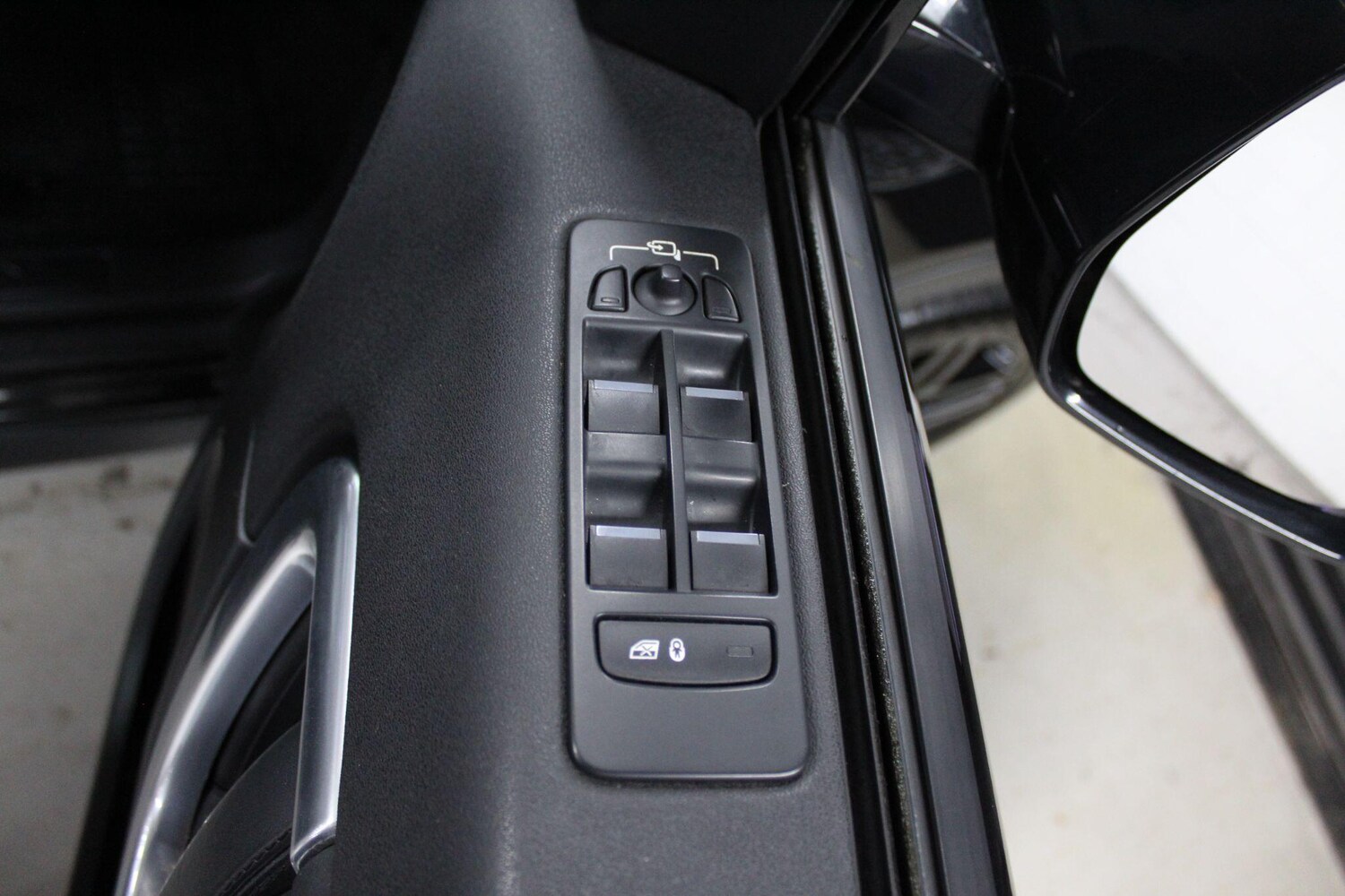 Used Land Rover Discovery Sport 2015 for sale - 76865809: Photo 21