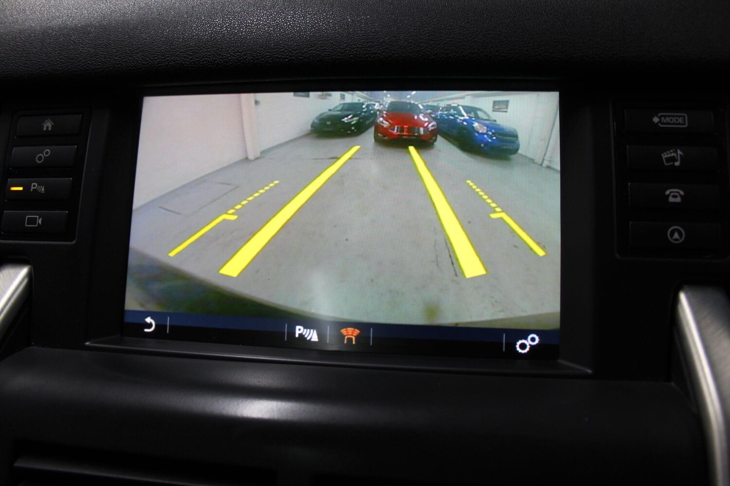 Used Land Rover Discovery Sport 2015 for sale - 76865809: Photo 44