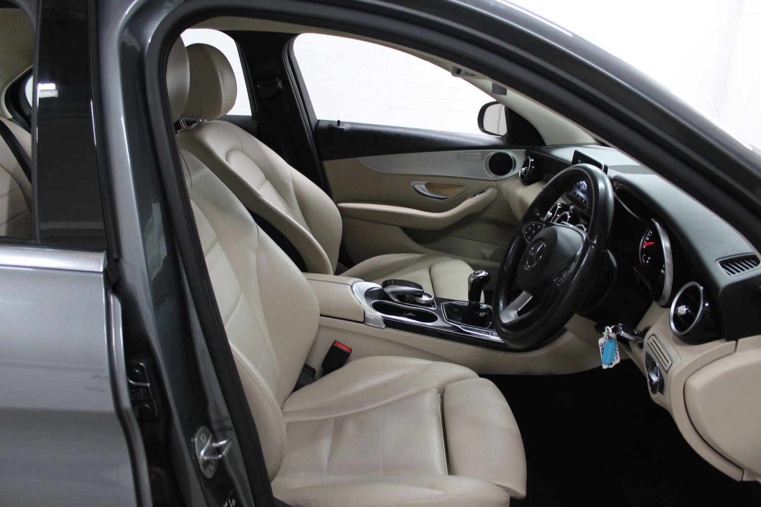 Used Mercedes-Benz C Class 2017 for sale - 76886655: Photo 11