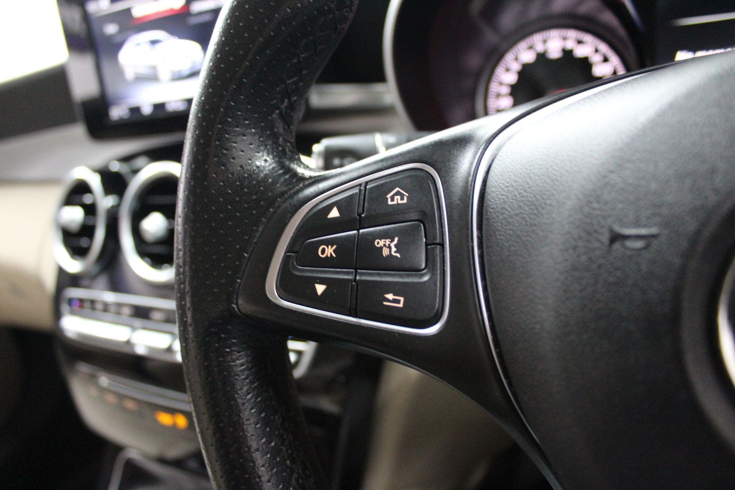 Used Mercedes-Benz C Class 2017 for sale - 76886655: Photo 26