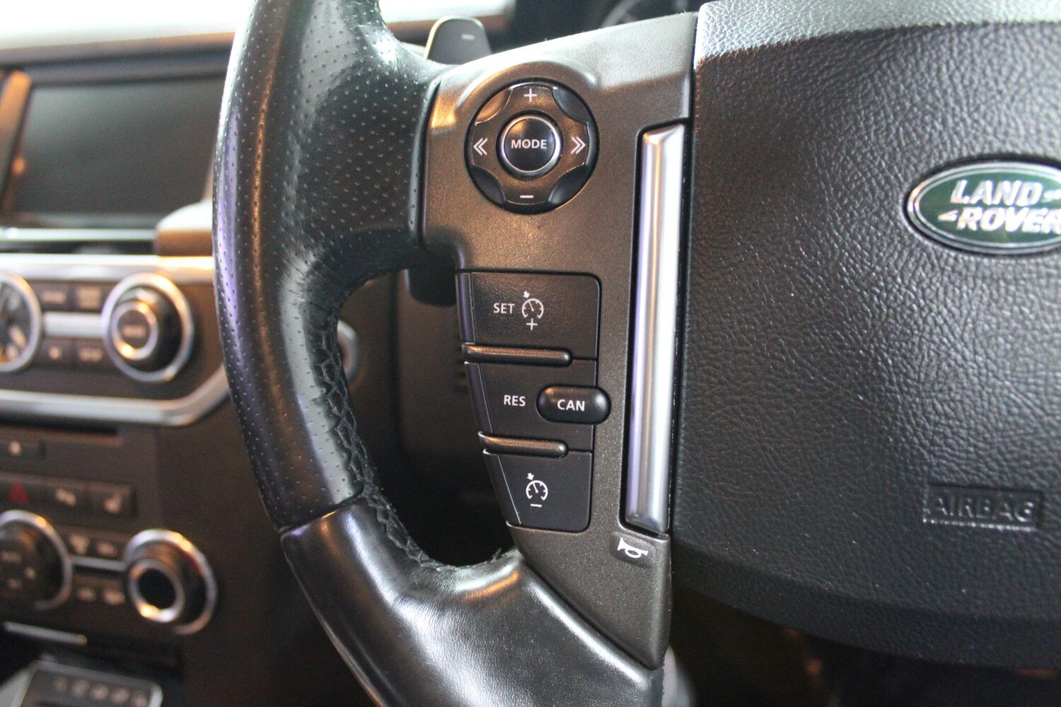 Used Land Rover Discovery 2015 for sale - 76823504: Photo 39