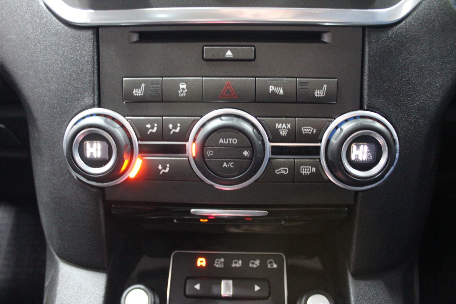 Used Land Rover Discovery 2015 for sale - 76823504: Photo 43