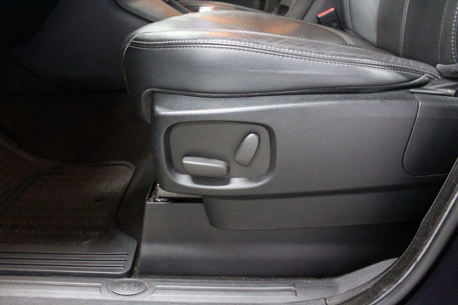 Used Land Rover Discovery 2015 for sale - 76823504: Photo 45