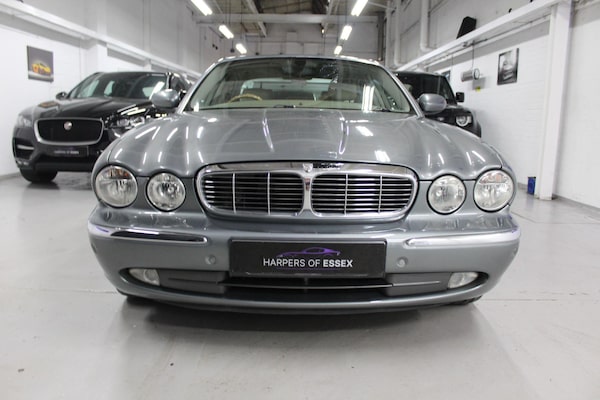 Used Jaguar XJ for sale - 74978614: Photo 3