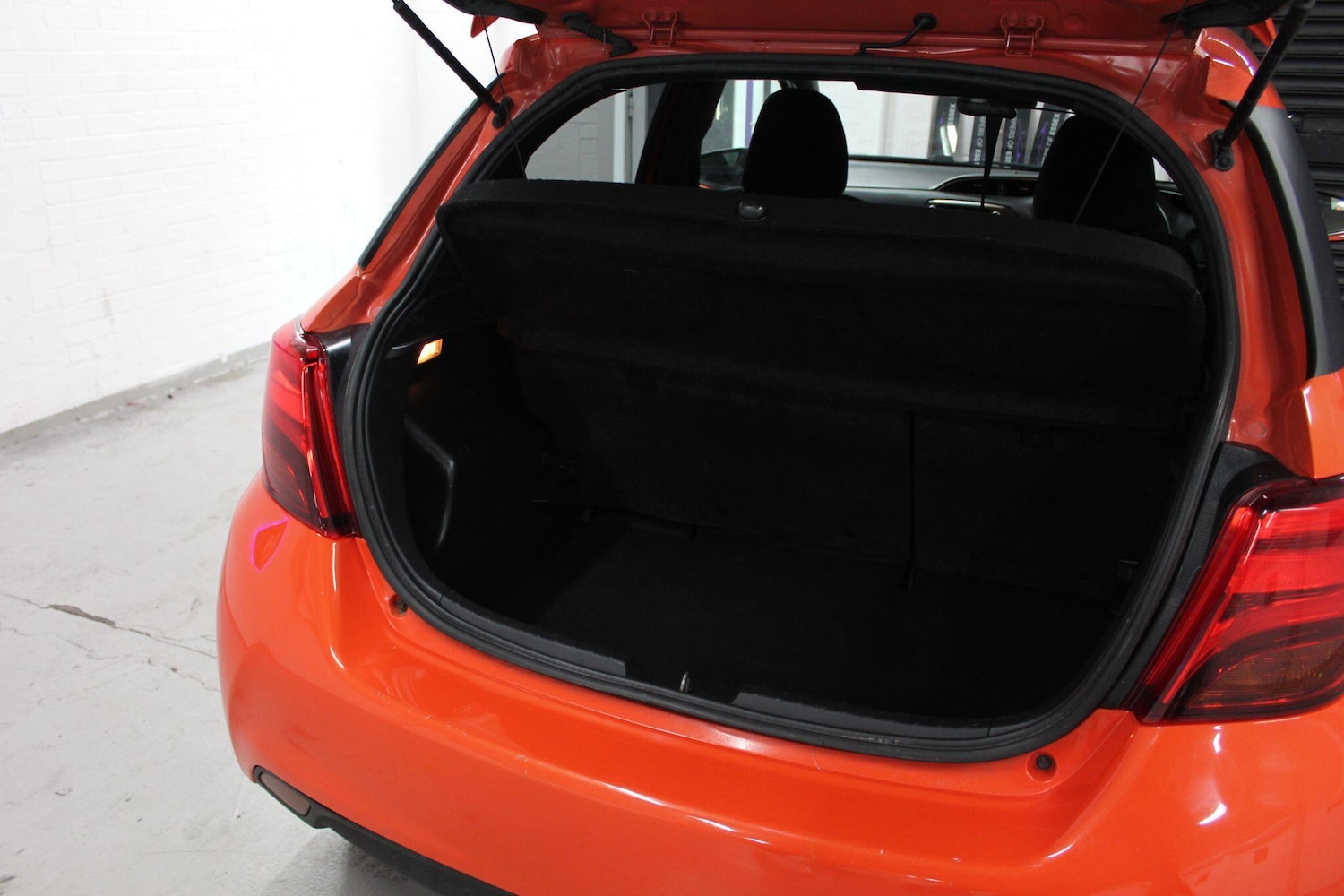 Used Toyota Yaris 2016 for sale - 76584254: Photo 21