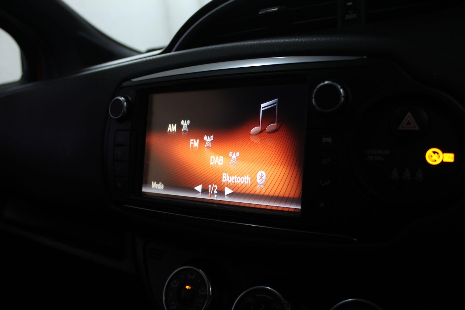 Used Toyota Yaris 2016 for sale - 76584254: Photo 26