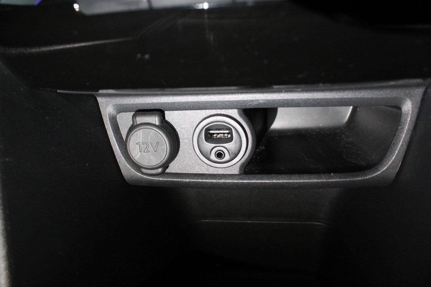 Used Peugeot 208 2013 for sale - 76137576: Photo 35