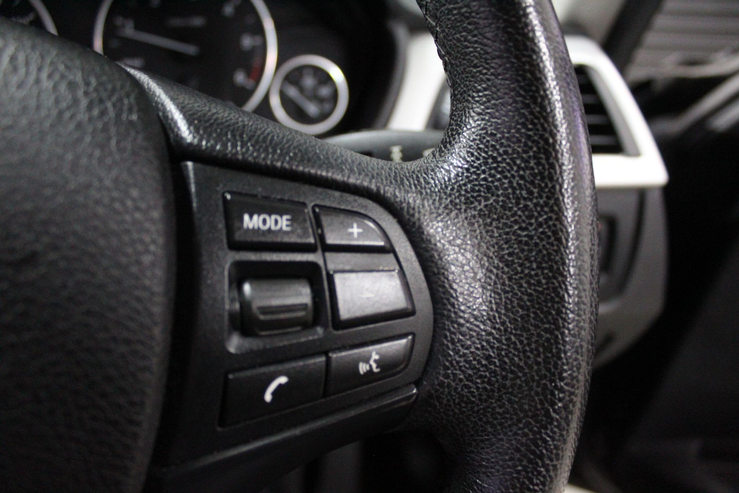 Used BMW 3 Series 2012 for sale - 78072940: Photo 33