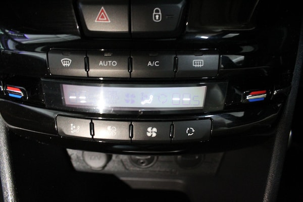 Used Peugeot 208 2013 for sale - 75269094: Photo 35