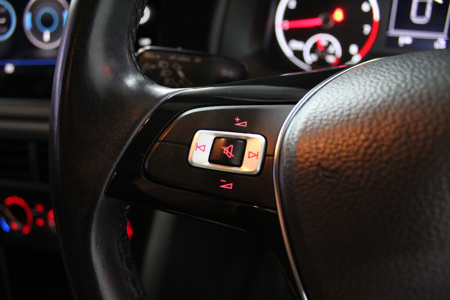 Used Volkswagen Polo 2020 for sale - 77425809: Photo 32