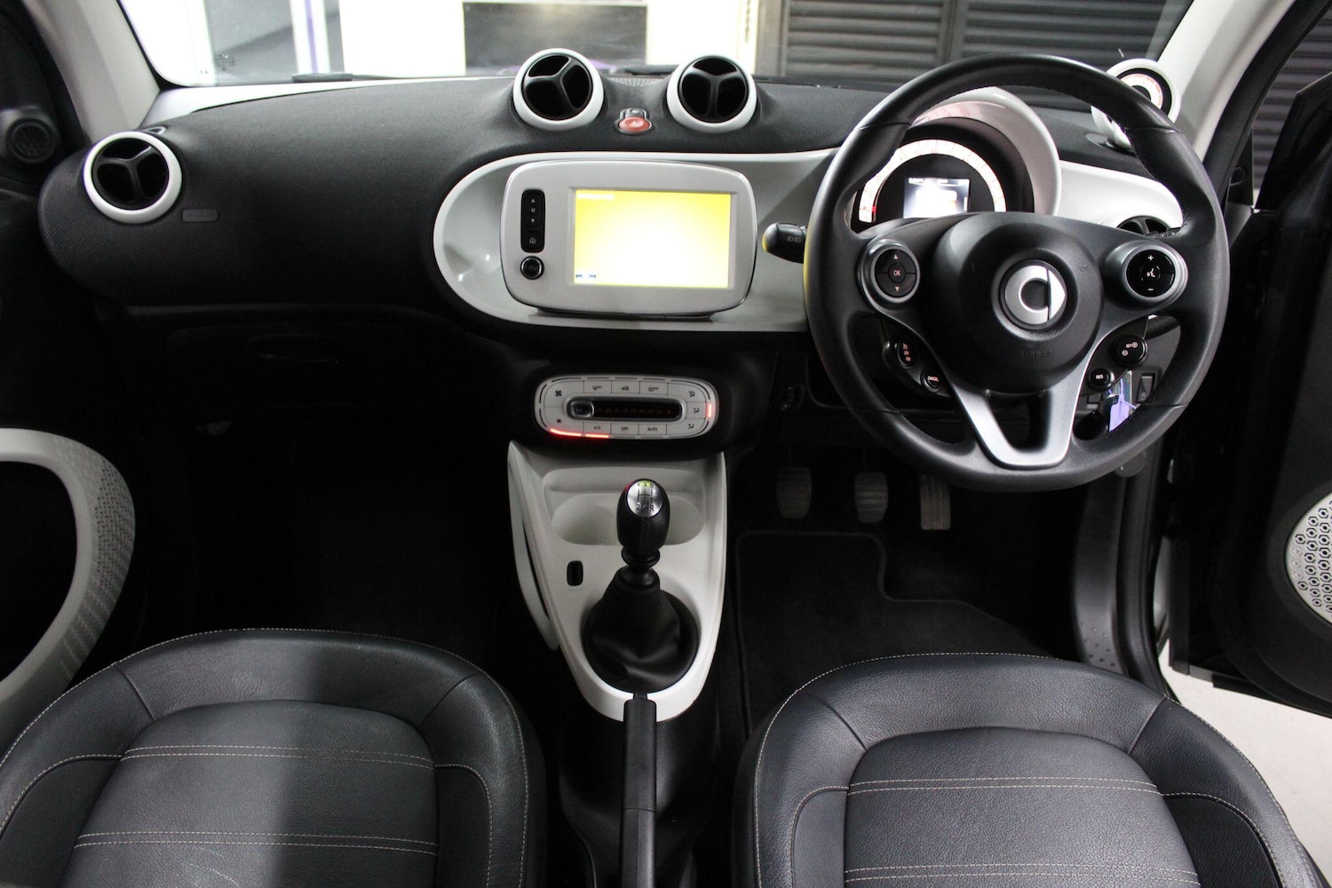 Used smart fortwo 2015 for sale - 76473679: Photo 16