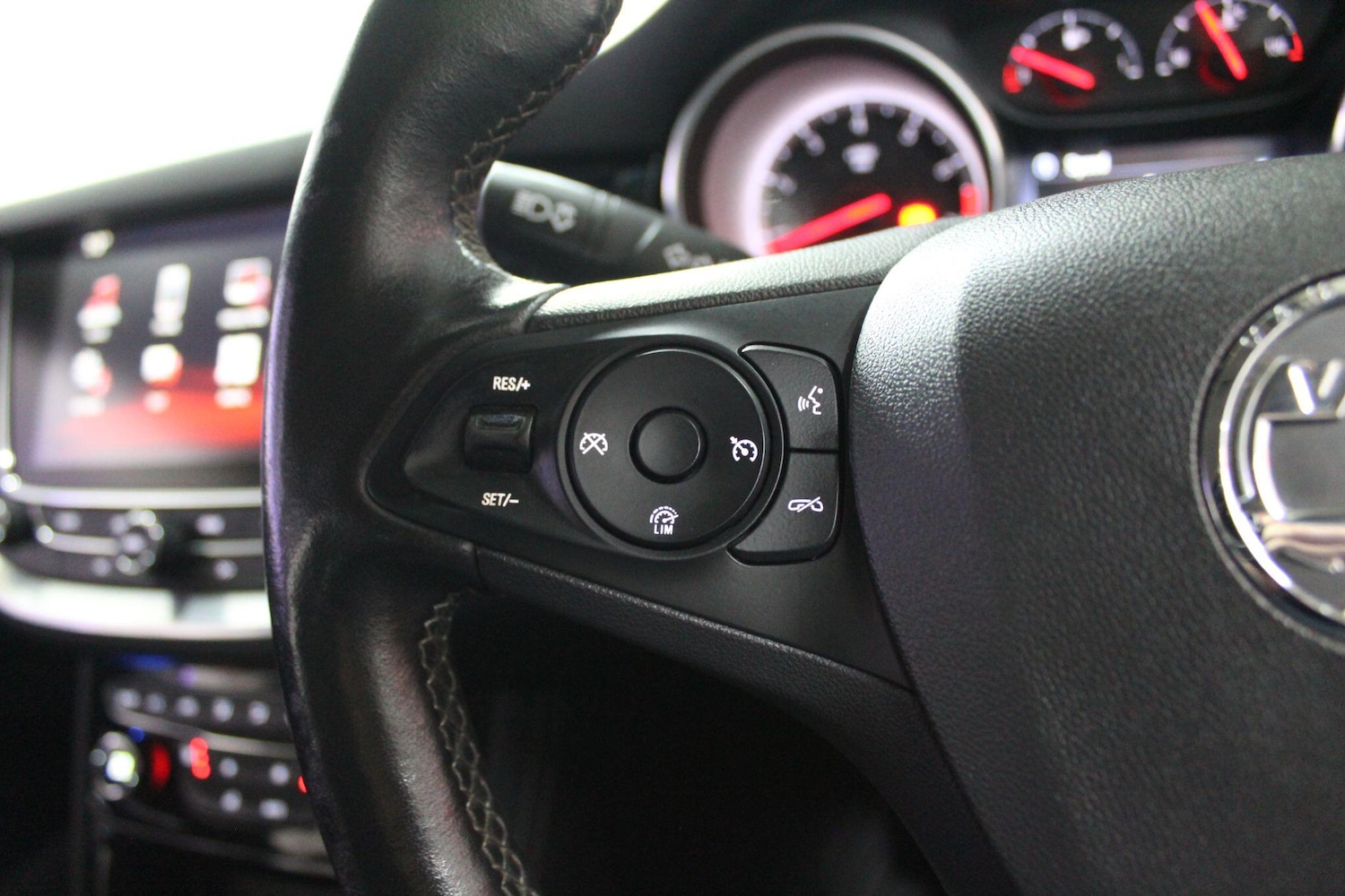 Used Vauxhall Astra 2019 for sale - 76802478: Photo 32