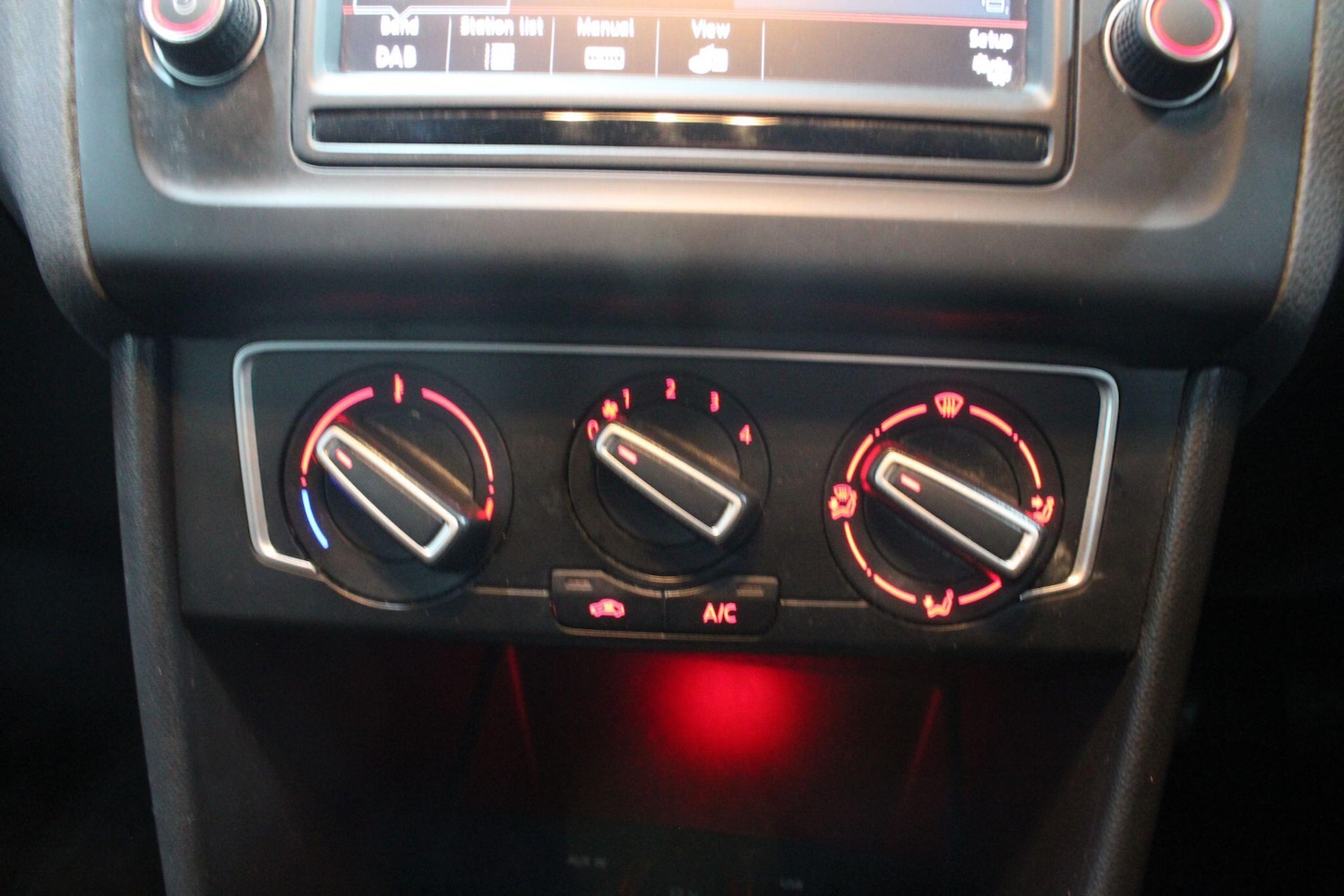 Used Volkswagen Polo 2015 for sale - 76484741: Photo 32