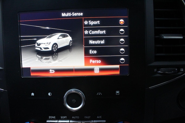 Used Renault Megane 2017 for sale - 75540364: Photo 26