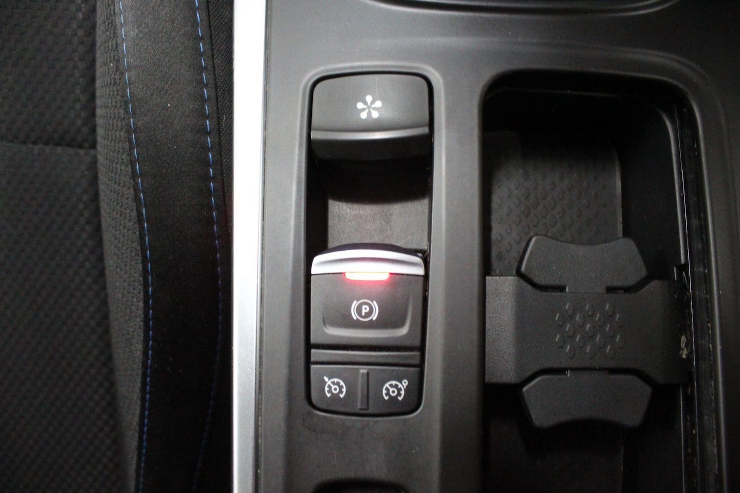 Used Renault Megane 2017 for sale - 75540364: Photo 30