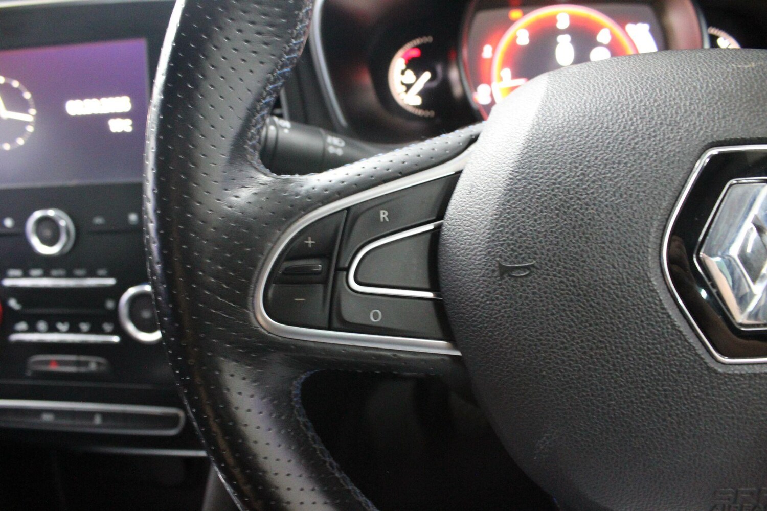 Used Renault Megane 2017 for sale - 75540364: Photo 33