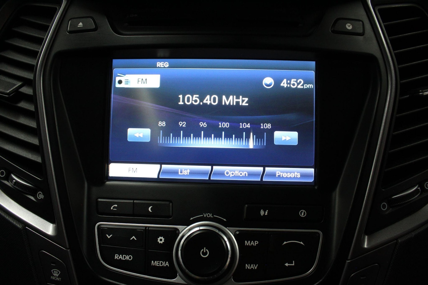 Used Hyundai Santa Fe 2015 for sale - 75965195: Photo 29