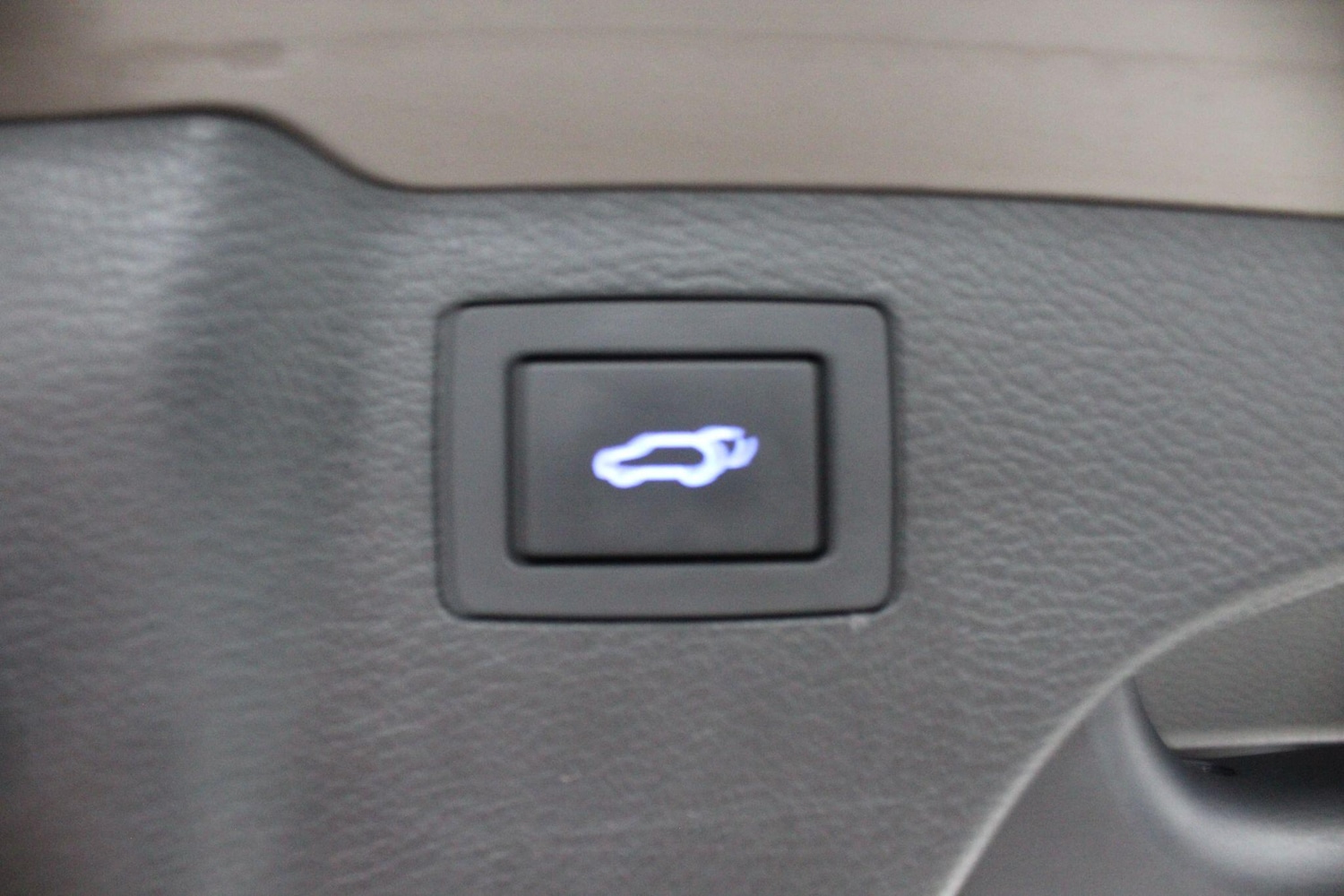 Used Hyundai Santa Fe 2015 for sale - 75965195: Photo 34