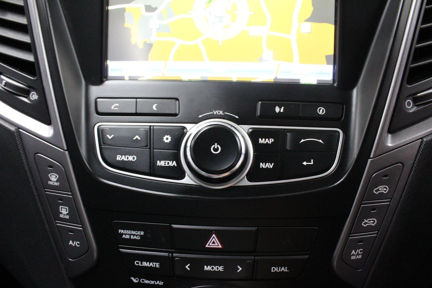 Used Hyundai Santa Fe 2015 for sale - 75965195: Photo 37