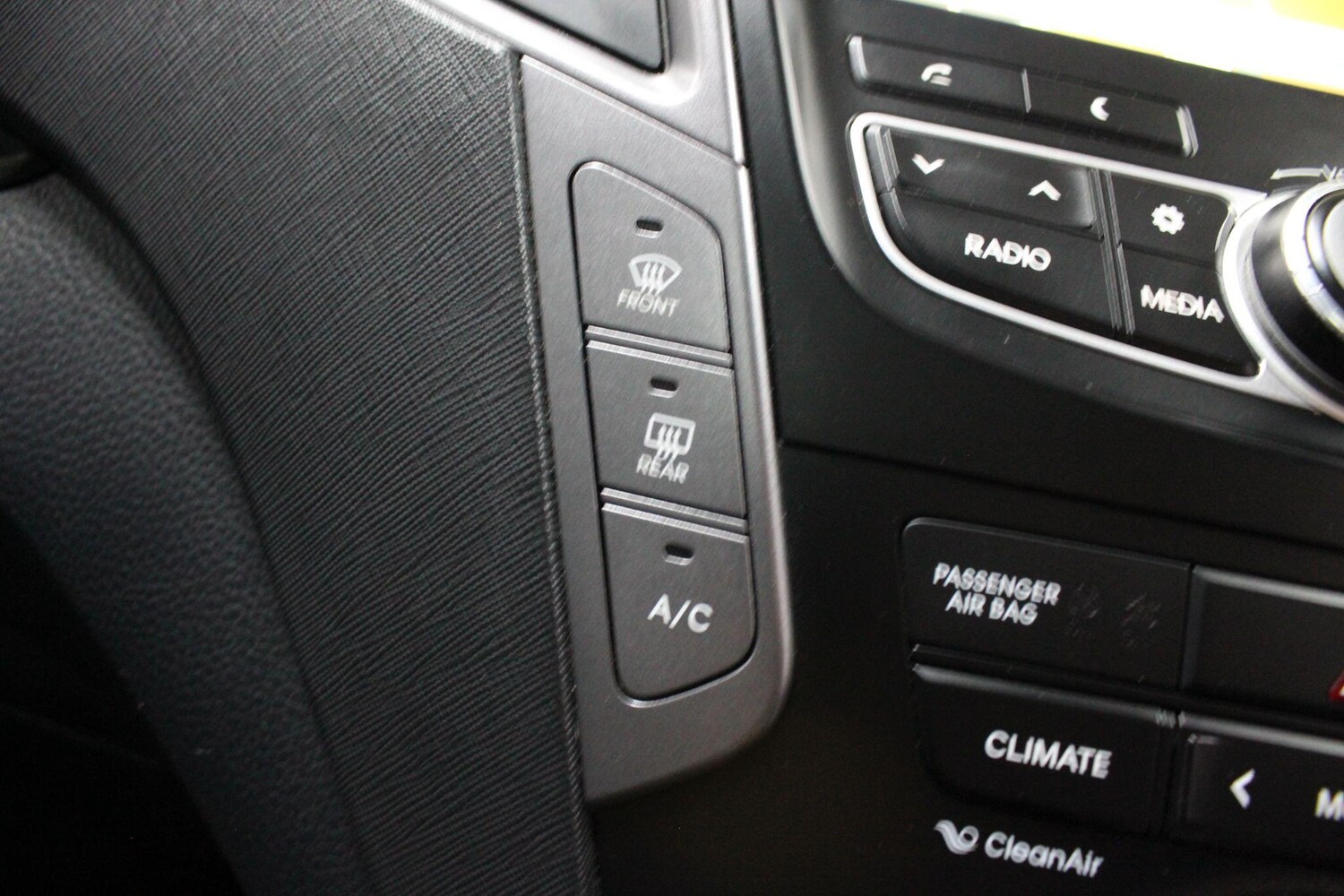 Used Hyundai Santa Fe 2015 for sale - 75965195: Photo 39