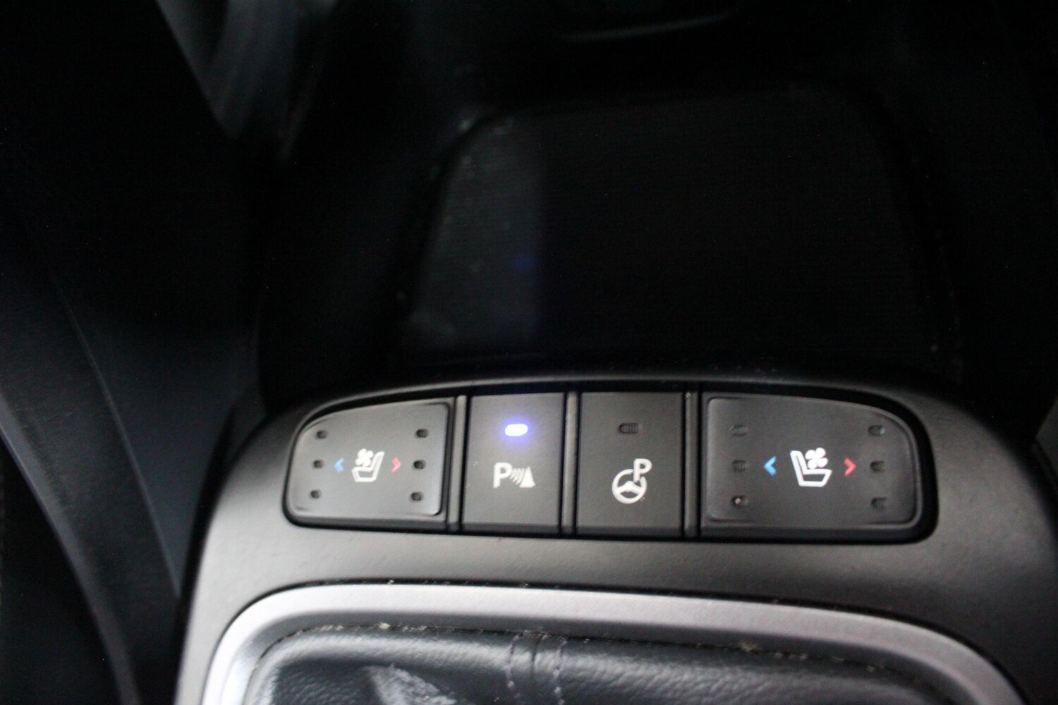 Used Hyundai Santa Fe 2015 for sale - 75965195: Photo 45