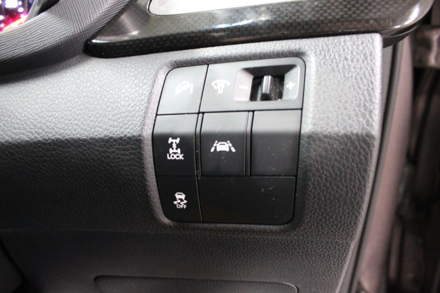 Used Hyundai Santa Fe 2015 for sale - 75965195: Photo 46