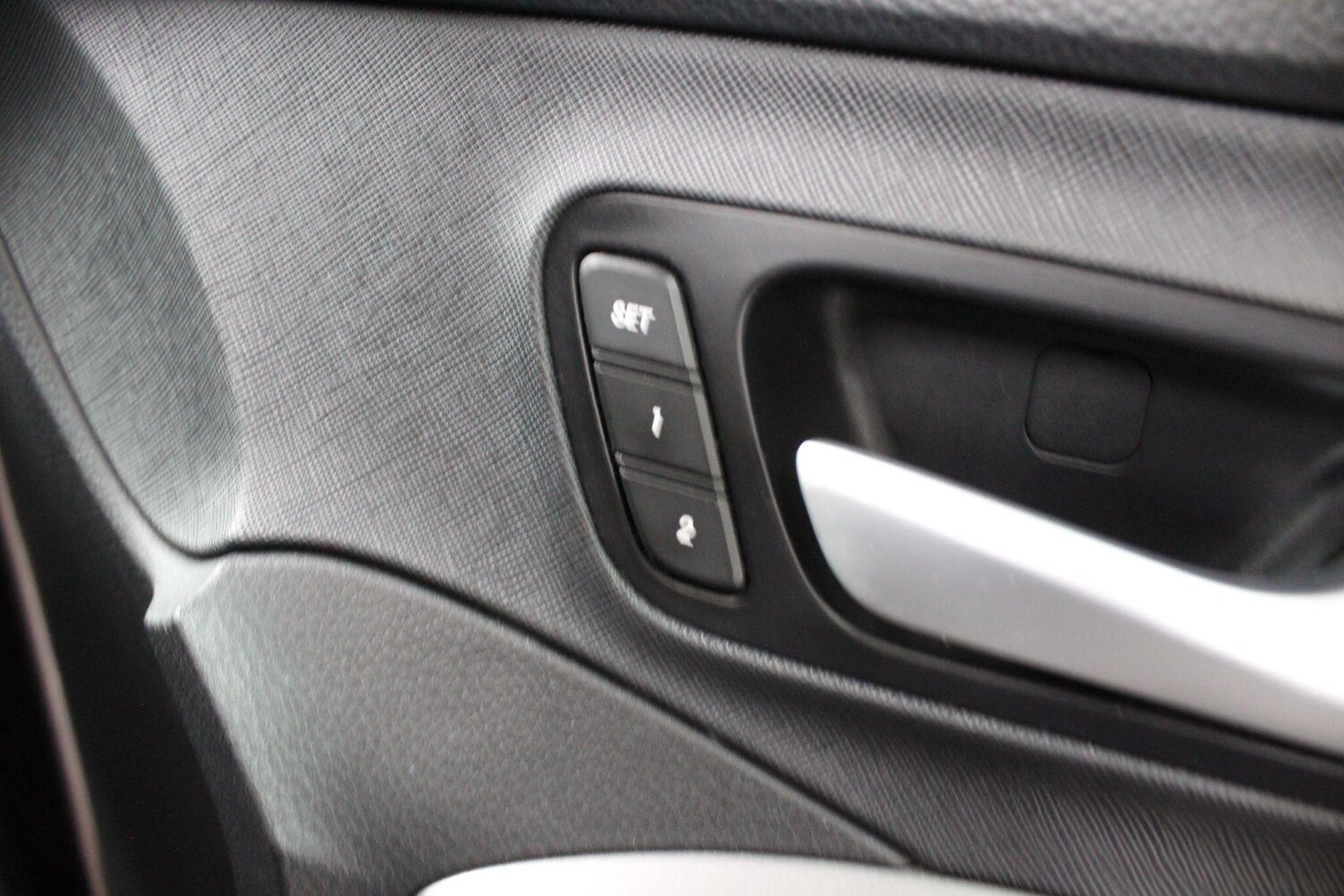 Used Hyundai Santa Fe 2015 for sale - 75965195: Photo 48