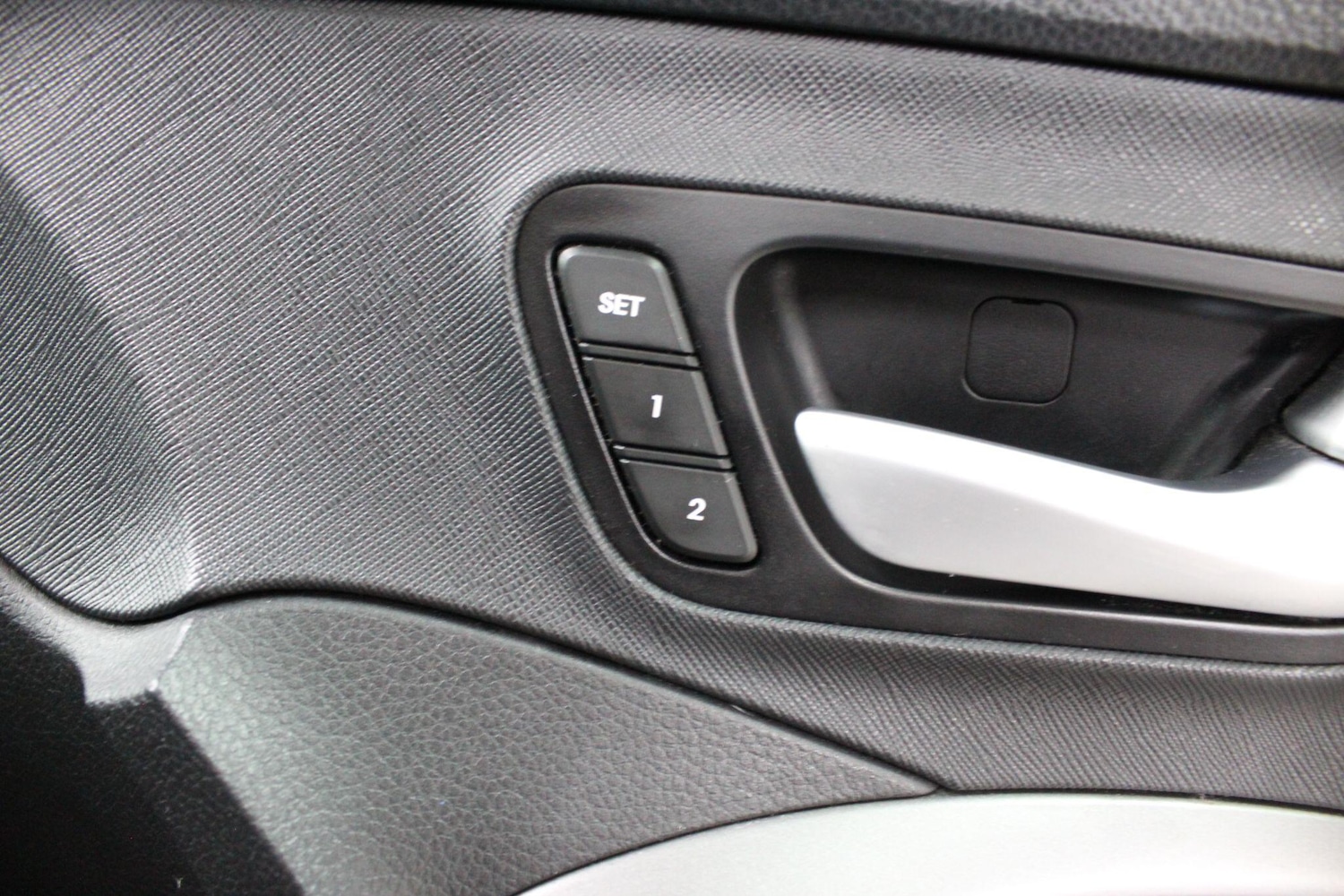 Used Hyundai Santa Fe 2015 for sale - 75965195: Photo 49