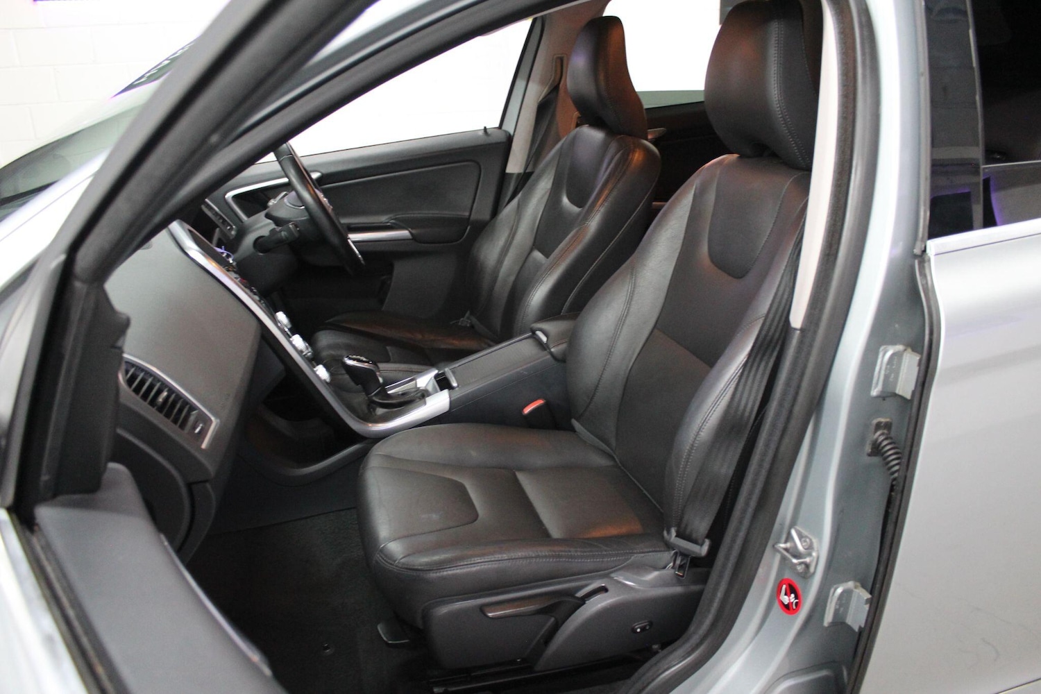 Used Volvo XC60 2015 for sale - 76899698: Photo 14