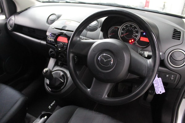 Used Mazda Mazda2 2015 for sale - 74498360: Photo 19