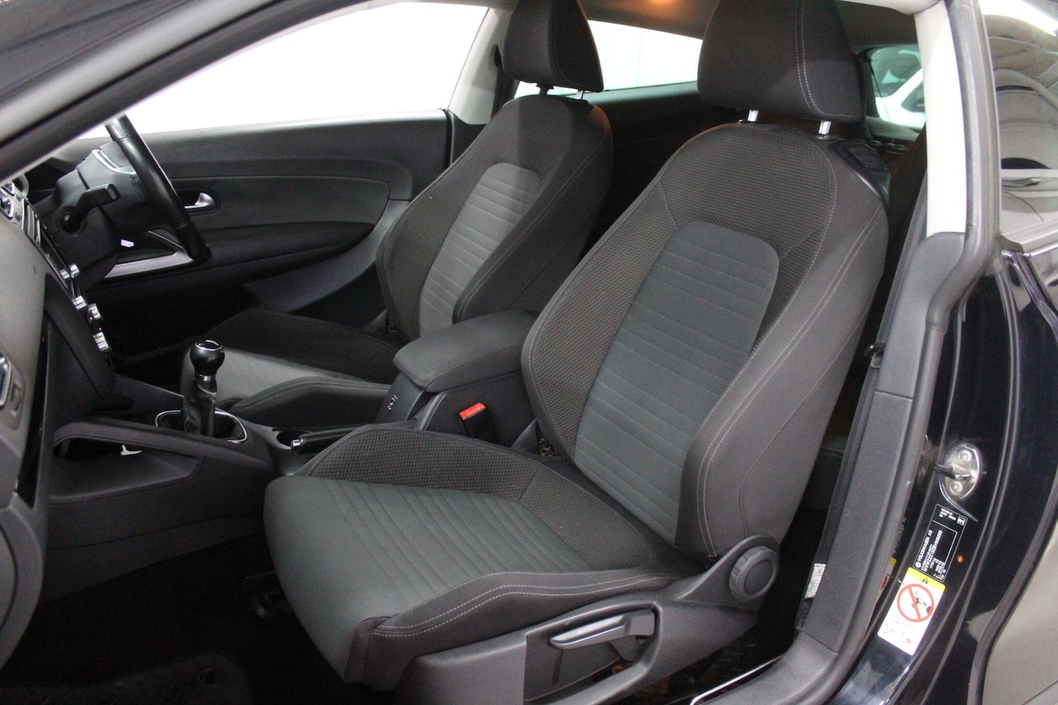 Used Volkswagen Scirocco 2010 for sale - 77625082: Photo 14