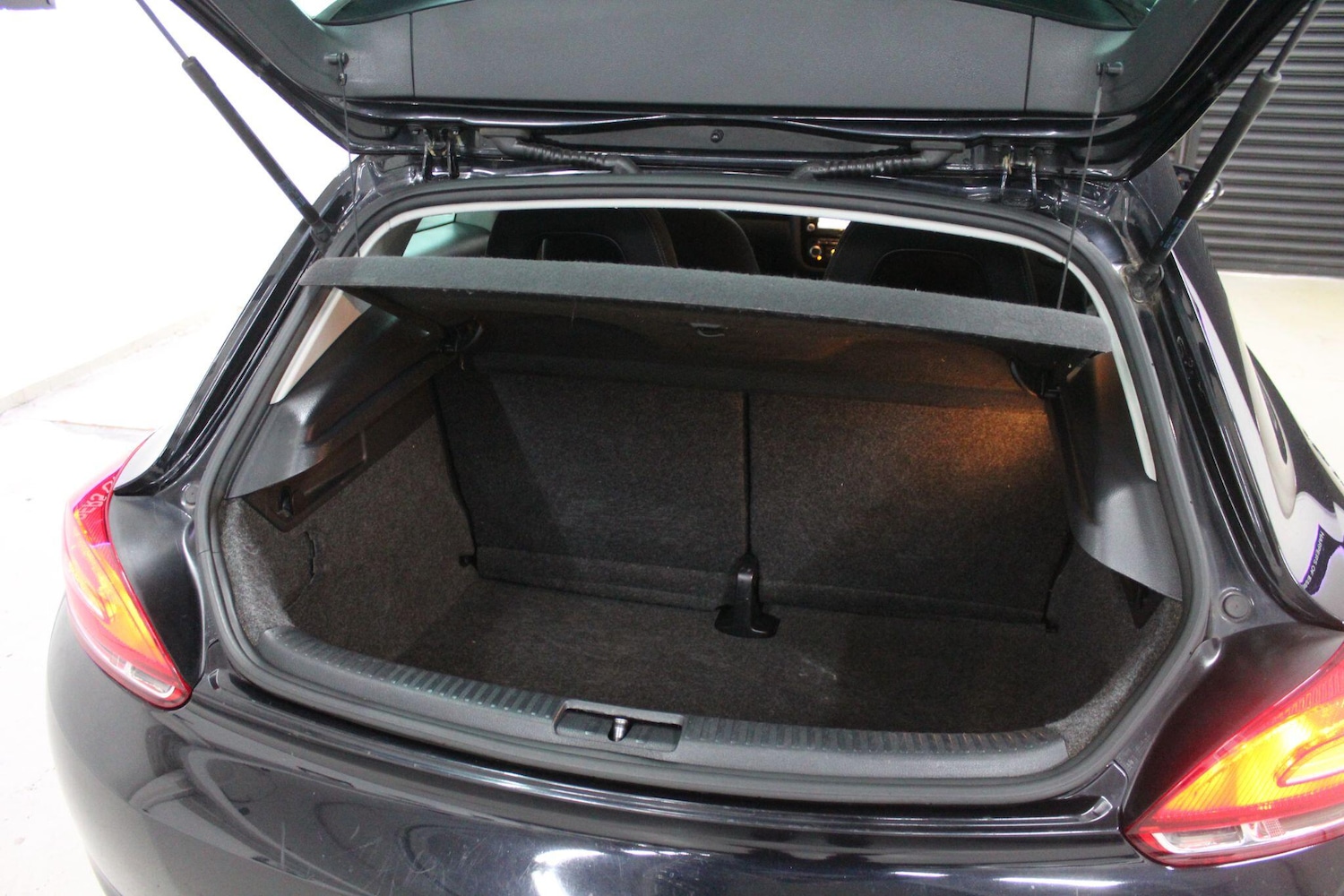 Used Volkswagen Scirocco 2010 for sale - 77625082: Photo 19