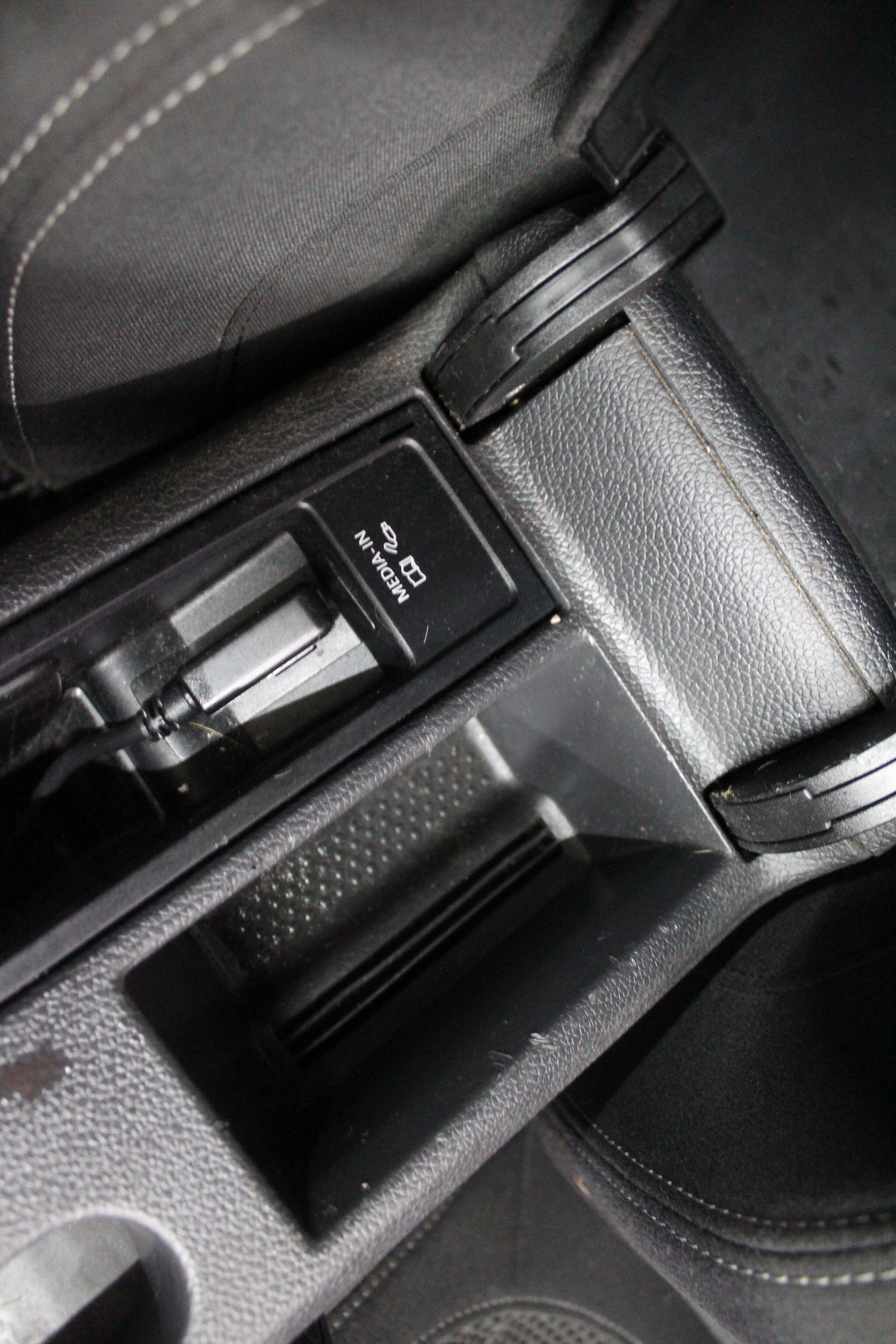 Used Volkswagen Scirocco 2010 for sale - 77625082: Photo 25