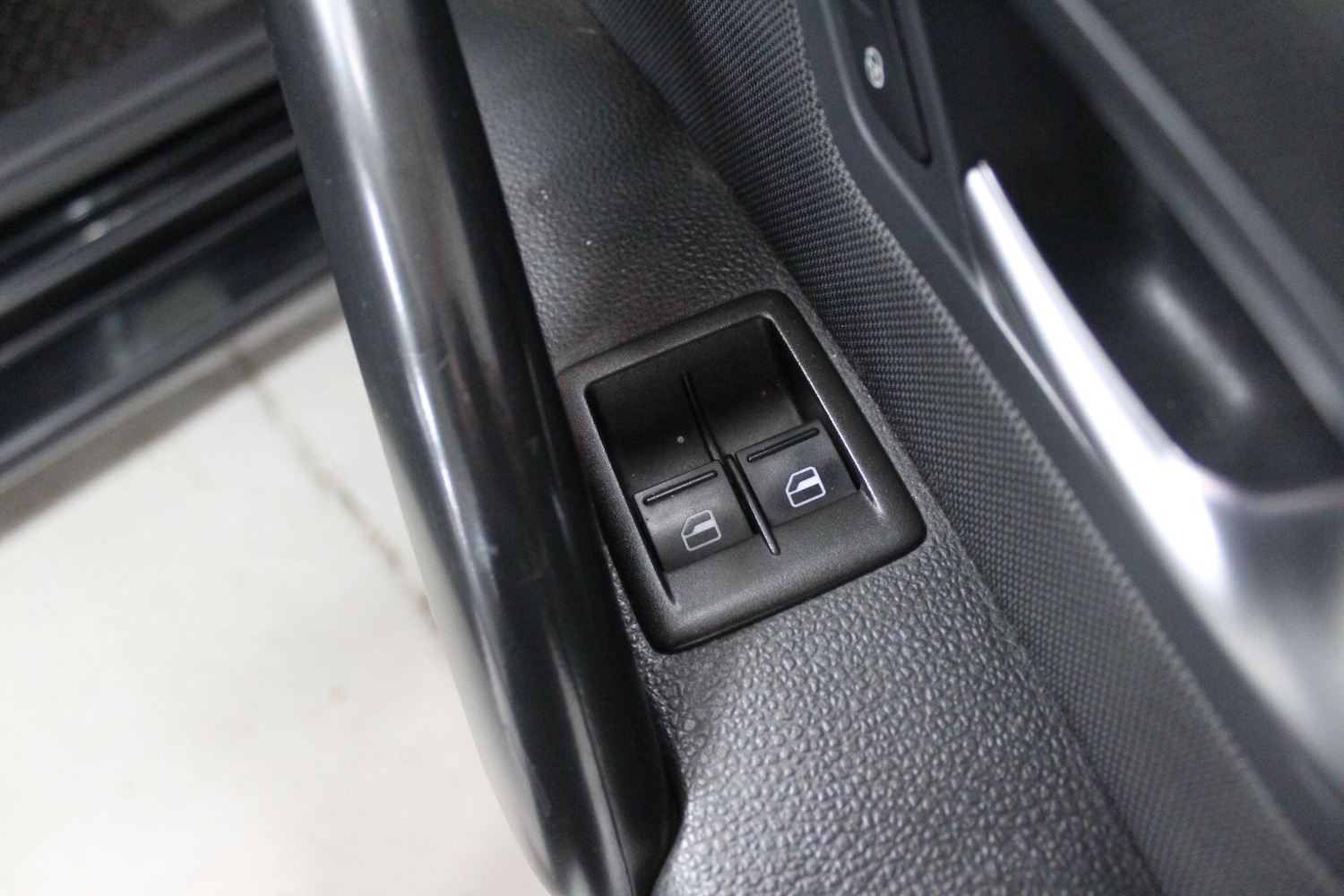 Used Volkswagen Scirocco 2010 for sale - 77625082: Photo 33