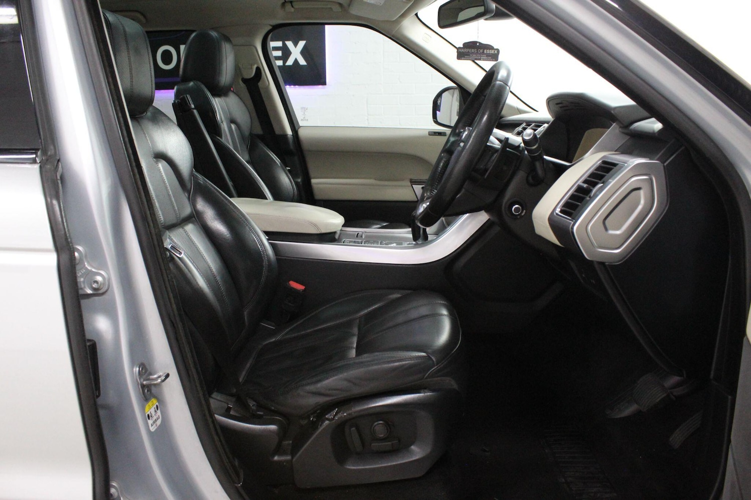 Used Land Rover Range Rover Sport 2016 for sale - 75268738: Photo 11