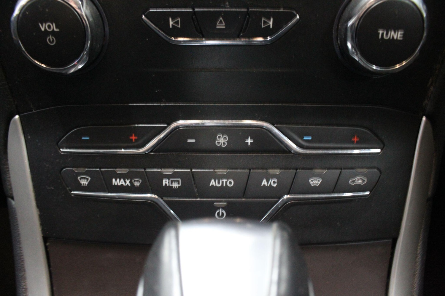 Used Ford S-Max 2015 for sale - 75539780: Photo 38