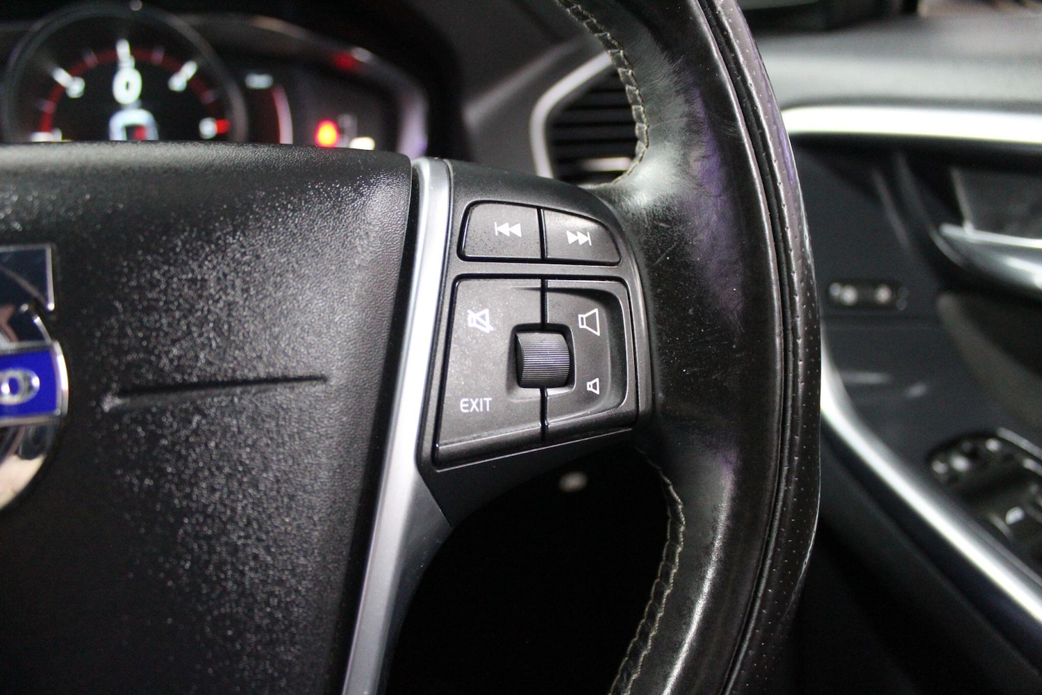 Used Volvo XC60 2016 for sale - 76887332: Photo 32