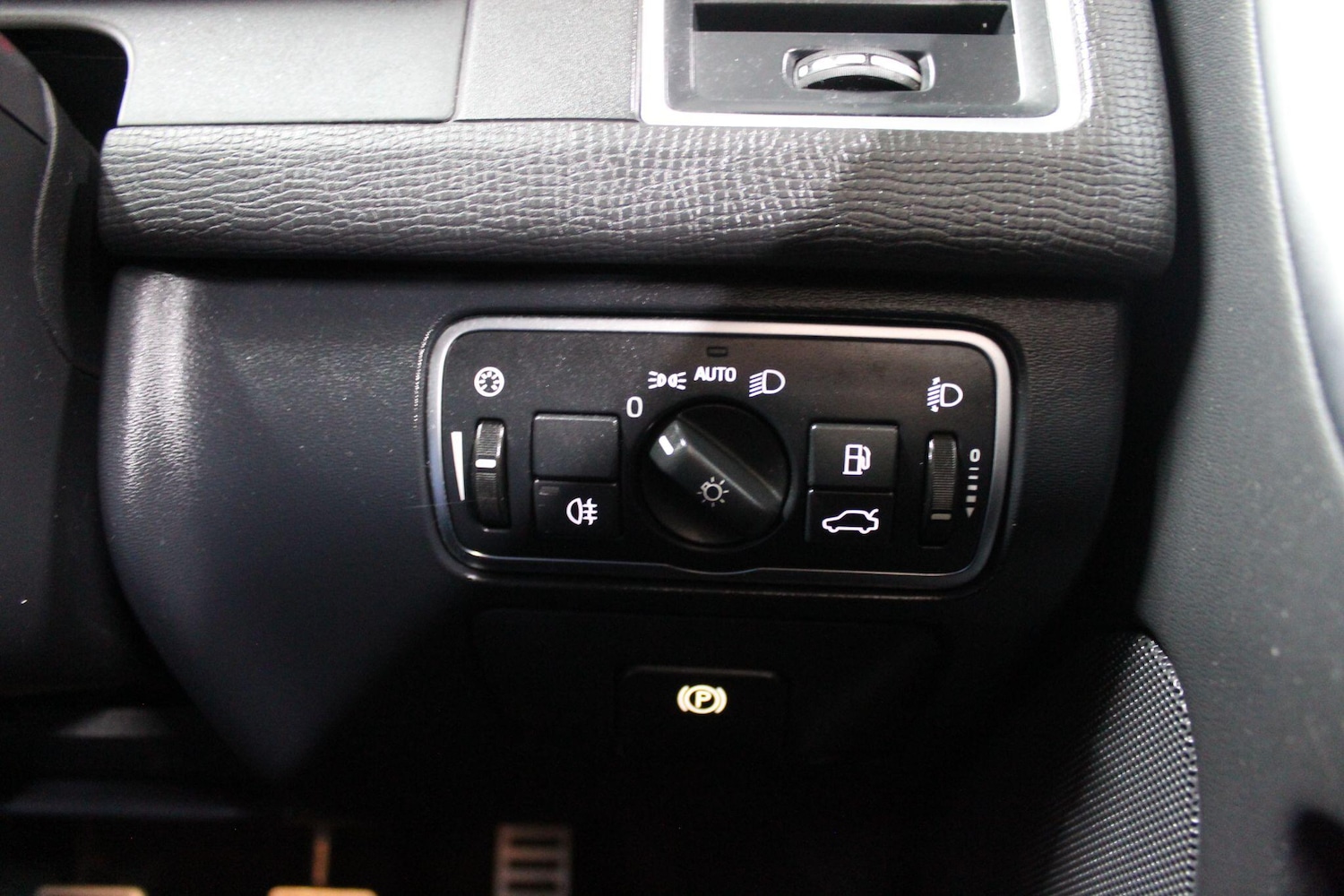 Used Volvo XC60 2016 for sale - 76887332: Photo 35