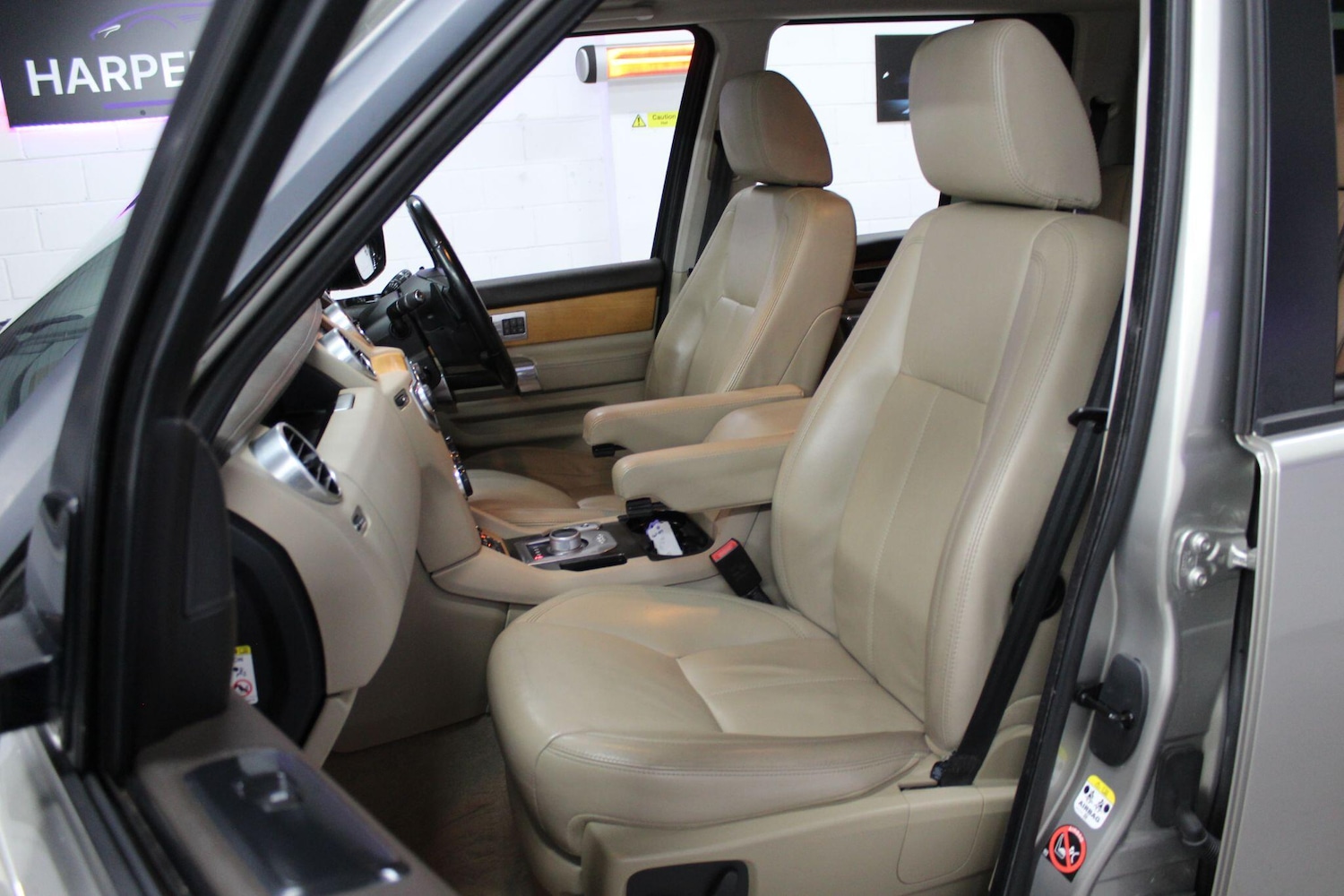 Used Land Rover Discovery 4 2014 for sale - 76976659: Photo 14