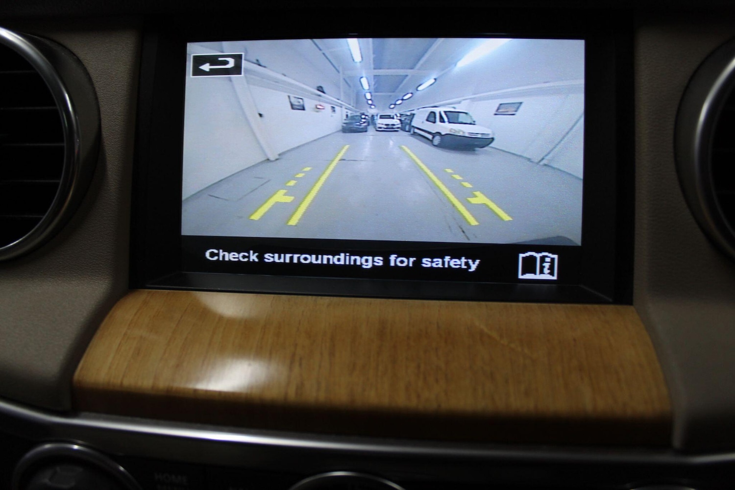 Used Land Rover Discovery 4 2014 for sale - 76976659: Photo 28