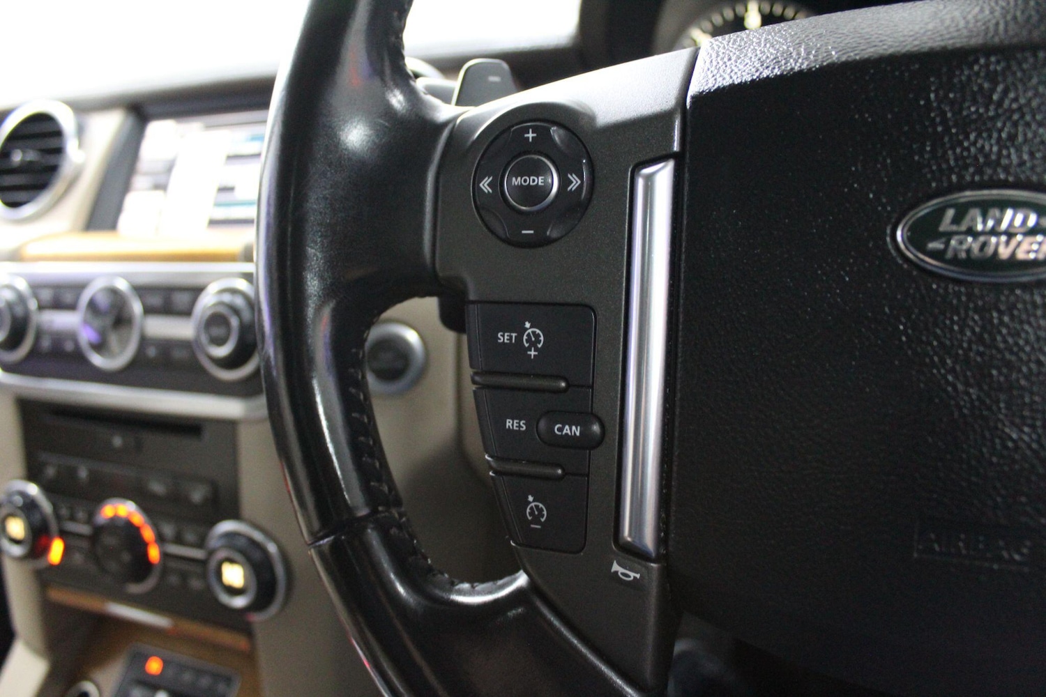 Used Land Rover Discovery 4 2014 for sale - 76976659: Photo 43