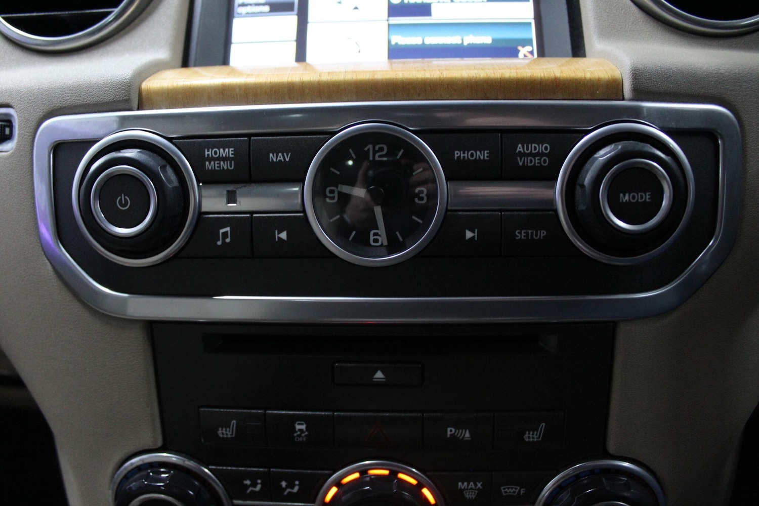 Used Land Rover Discovery 4 2014 for sale - 76976659: Photo 46