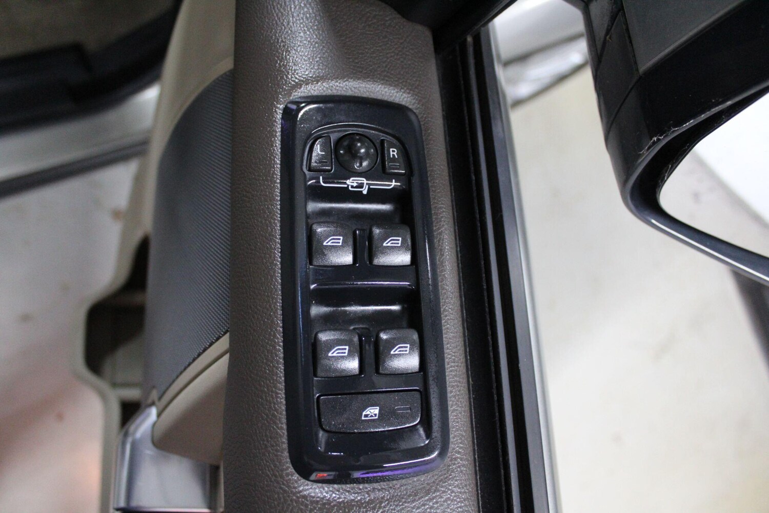 Used Land Rover Discovery 4 2014 for sale - 76976659: Photo 50