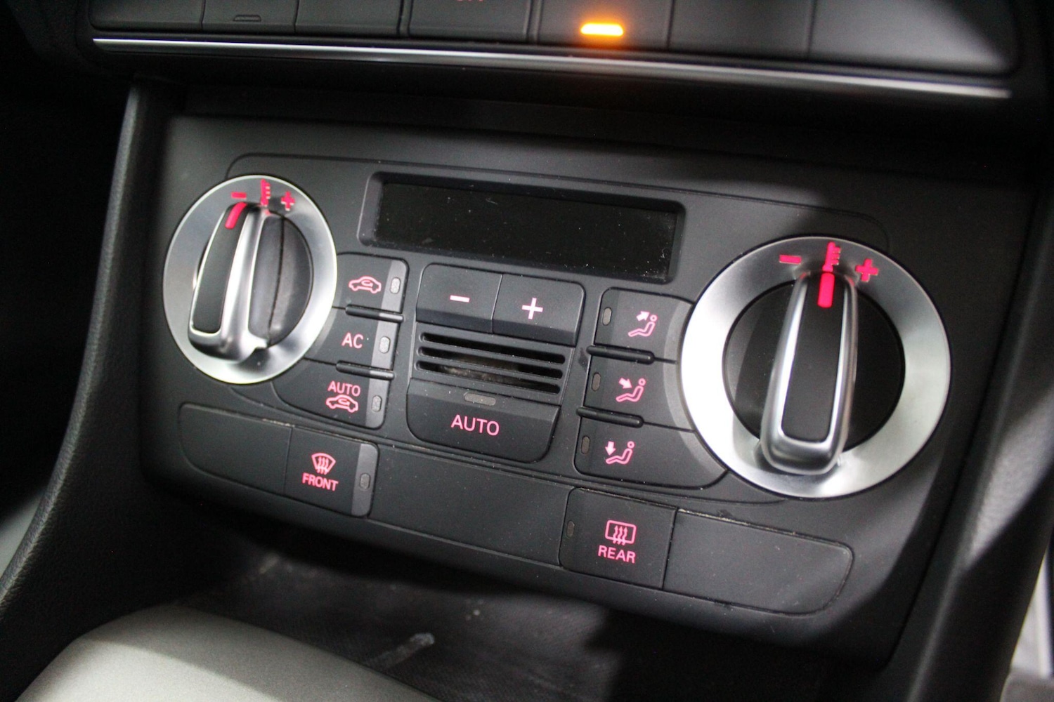 Used Audi Q3 2013 for sale - 77958264: Photo 32