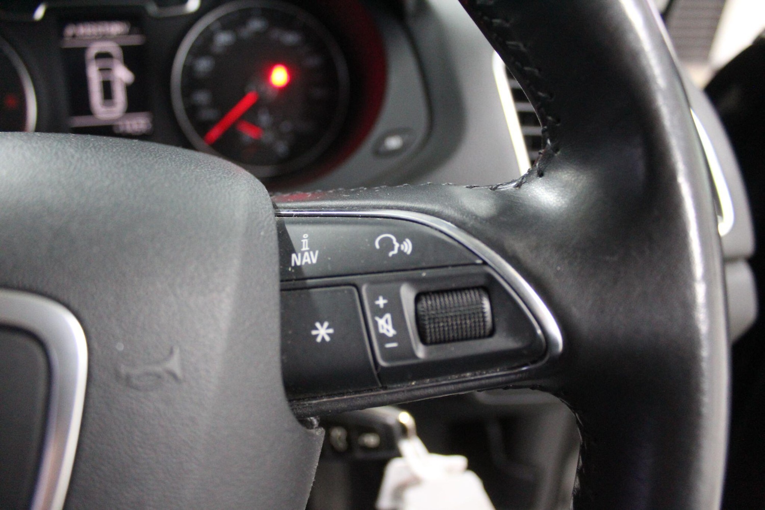 Used Audi Q3 2013 for sale - 77958264: Photo 35